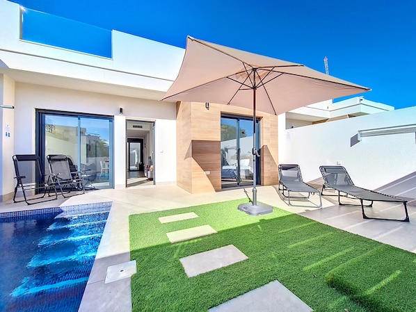 Holiday Villa in Dolores de Pacheco, Murcia with Private Pool.