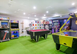 Spielezimmer