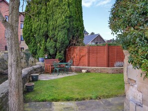 Sitting-out-area | Beckbridge House, Pickering