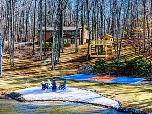 Pickleball with a View – Serve, volley, and score with the lake as your backdrop.