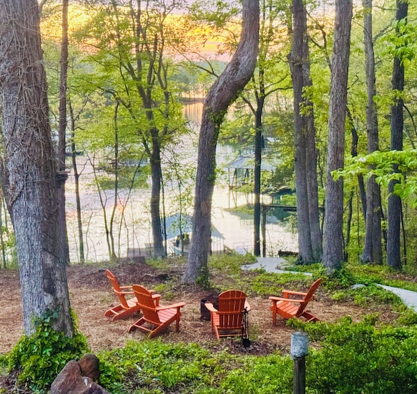 Waterfront Home-3+Acre Secluded Oasis, Dock, Pool Table, Firepit, Pets, Clemson