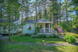 Welcome to Cottage at Birch Knoll!