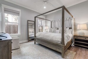 Bedroom 1: King bed, main floor, en-suite bathroom, walk-in closet, Smart TV