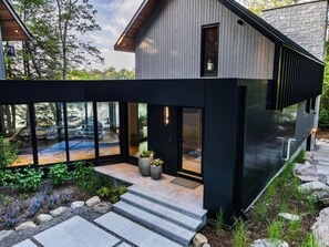 Welcome to Stillwater Shores in beautiful Bala, Ontario. A perfect blend of modern elegance and Muskoka charm.