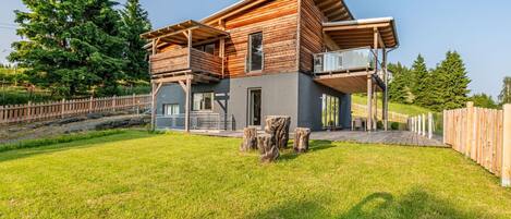 Himmel, Gras, Die Architektur, Haus, Zuhause, Grundstueck, Dach, Hütte, Ländliches Gebiet, Bauernhaus