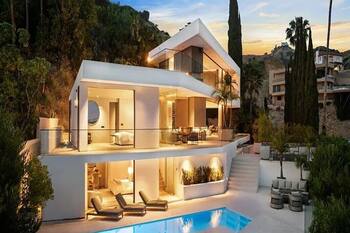 Glass Horizon - Exclusive Architectural Gem Overlooking LA’s Skyline