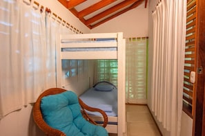 Room 2: 1 cabin