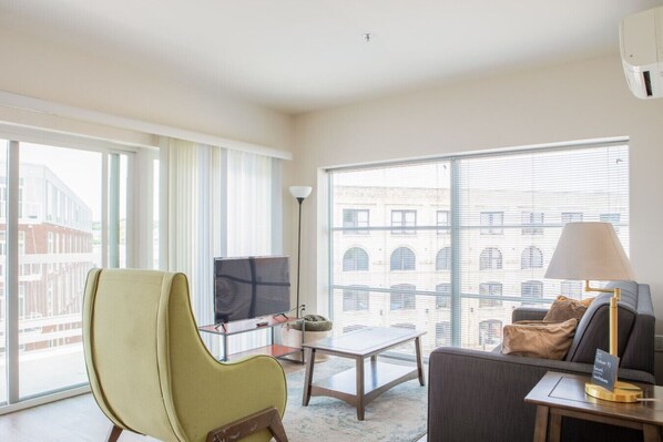 Spacious living room