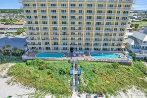 Seychelles is a beautiful complex that has 2 large pools and hot tubs and direct beach access!