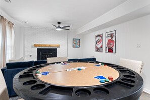 Spielezimmer