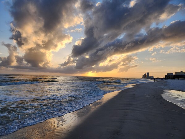 Wow! Check out that gorgeous Gulf sky. 