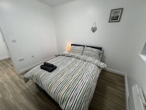Bedroom 1 Features: 

1 x Double Bed
