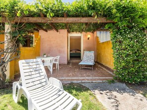 Boot, Wohnung, Watercraft, Balkon, Gartenmöbel, Stuhl, Yachthafen, Schiffsbau, Hafen, Hafen
