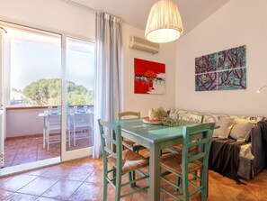 Wohnung, Boot, Watercraft, Yachthafen, Eigentumswohnung, Balkon, Hafen, Hafen, Hotel, Boote Und Boating - Geräte Und Materialien