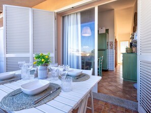 Wohnung, Boot, Watercraft, Yachthafen, Eigentumswohnung, Balkon, Hafen, Hafen, Hotel, Boote Und Boating - Geräte Und Materialien