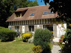 Vue de la maison de l'extérieur