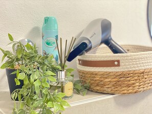 Bathroom amenities