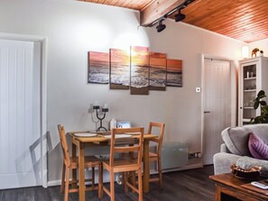 Dining Area | Valley View Lodge, Bideford