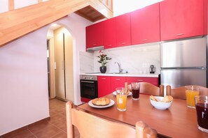 Kitchen space - Dinning area