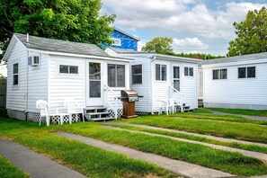 Just Beachy + Shore Delight: a pair of dreamy coastal Maine cottages!