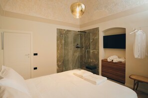 Suite 8 (3)