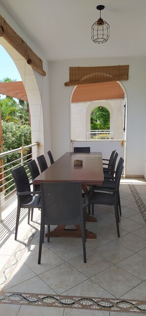 Outdoor dining