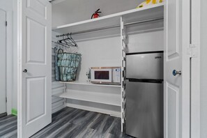 a microwave and mini fridge to use at your disposal
