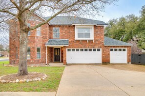 Exterior | 2-Story Home