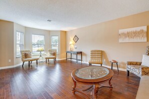 Sitting Room | 1st Floor