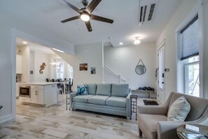 Cozy Living Room / Dining Area
