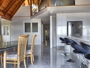 Chalet-kitchen (1)