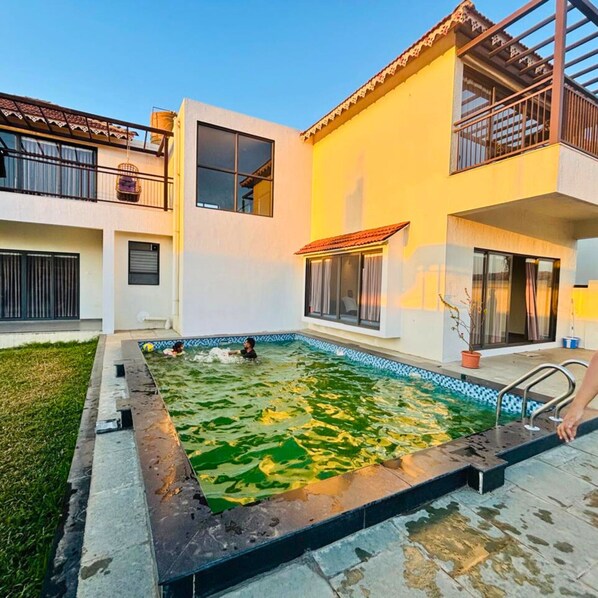 Pool