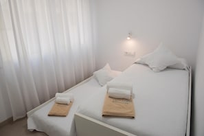 Bedroom with two single beds