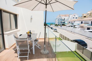 Marina A8 - 4