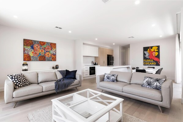 OPEN PLAN LIVING