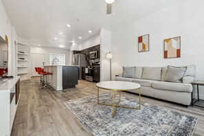 Living and kitchen area
