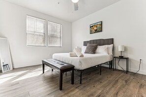 Bedroom 2 - Queen Bed