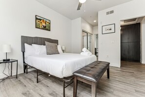Bedroom 2 - Queen Bed
