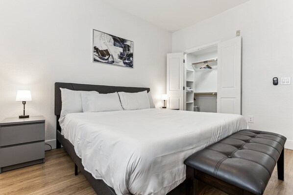 CozySuites Glendale by the stadium w/ pool! 21