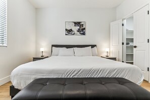 Bedroom - Queen Bed