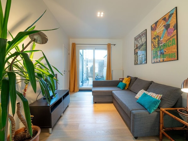 Interior Design, Möbel, Flooring, Fussboden, Couch, Wand, Holz, Holzboden, Zimmer, Wohnzimmer