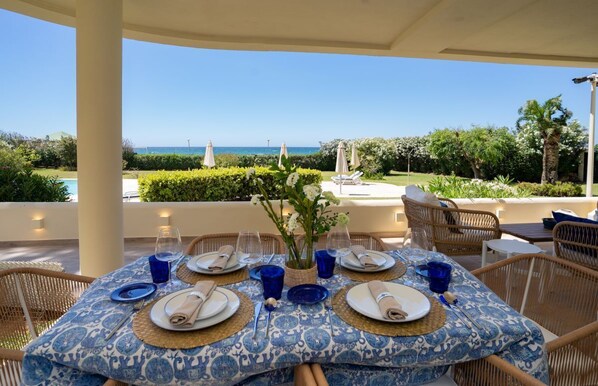 Outdoor dining