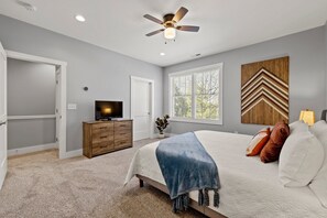 Master King Bedroom (upstairs) w/ memory foam mattress and attached full bath.