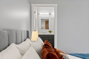 Master King Bedroom (upstairs) w/ memory foam mattress and attached full bath.