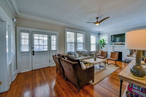 Living Room - The living room has plenty of seating for everyone in your party.