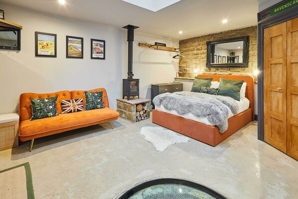 The Churchside Well, Ravenscar - Host & Stay