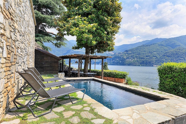 Villa Pura - Carate Urio, Lake Como - NORTHITALY VILLAS Vacation rentals