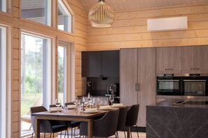 Dining area (1)