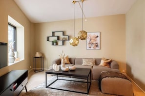 There is a Smart-tv here, but I would prefer to either read a book or take a nap