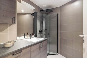 Simply all you need in a bathroom. (if you had hoped for a bathtub, you're free to stay in the fjord for as long as you want)